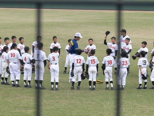 baseball-school100505-1.JPG